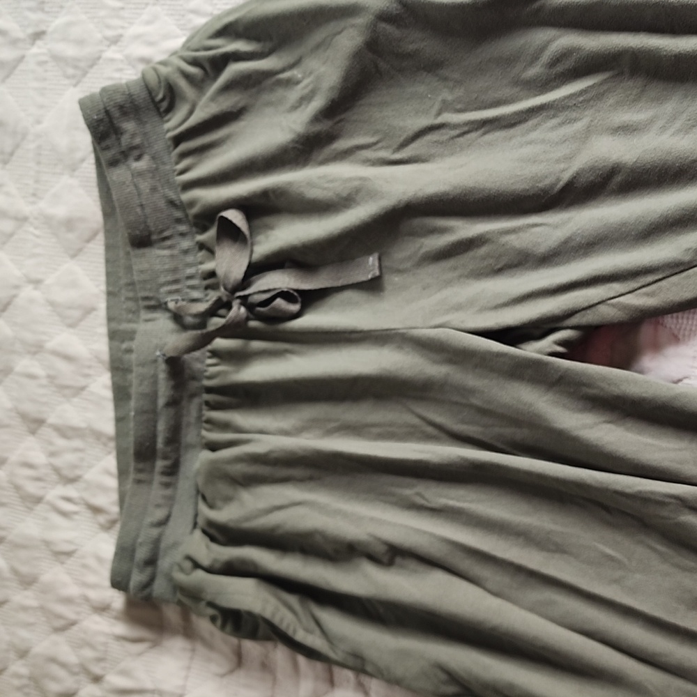 Olive green joggers/leggings